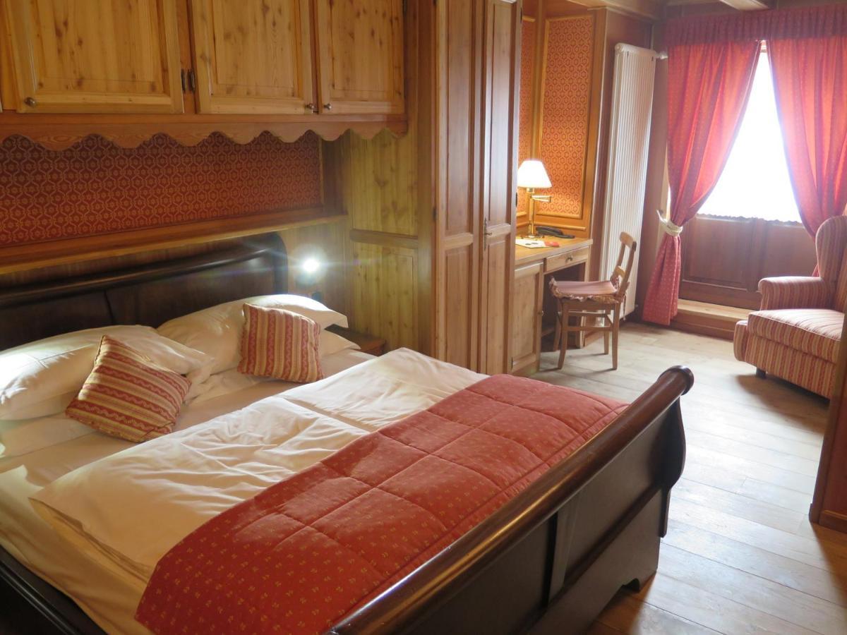 بيريوِل تْشيرفينيا Chambres Mont Cervin المظهر الخارجي الصورة