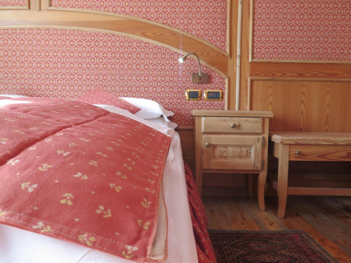 بيريوِل تْشيرفينيا Chambres Mont Cervin المظهر الخارجي الصورة